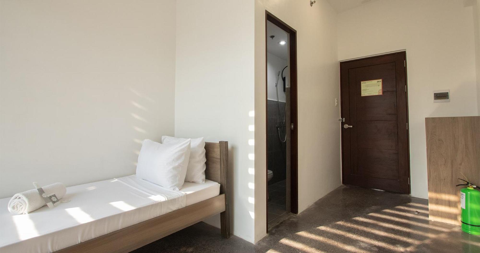 The Pad Coliving Hostel Cebu Exterior photo